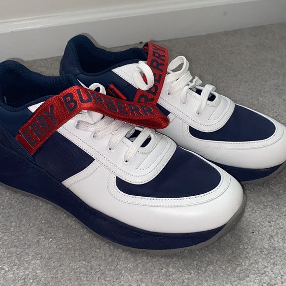 Authentic Burberry Sneaker - Picture 6 of 6